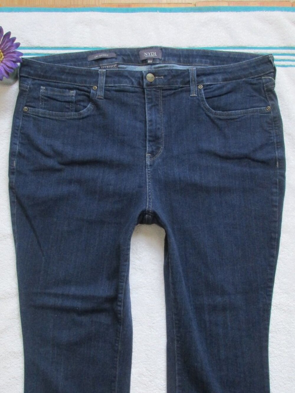NYDJ Jeans Size 18W Lift Tuck Ami Skinny Denim - Picture 2 of 8
